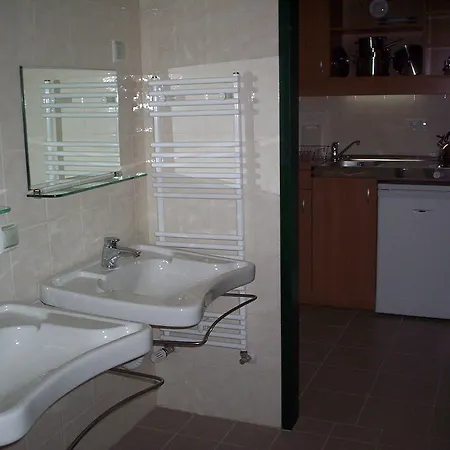 Uni-hotel Diakotthon Miskolc