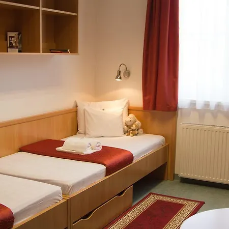 Uni-hotel Diakotthon