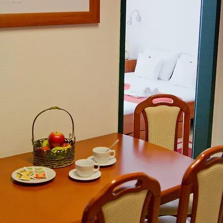 Uni-hotel Diákotthon