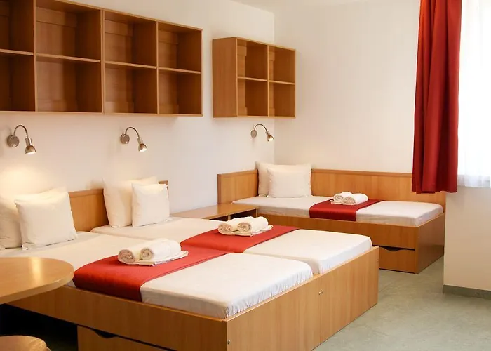 Uni-hotel Diakotthon Мишкольц