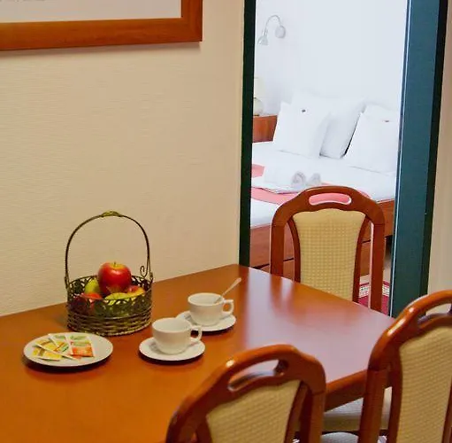 Uni-hotel Diakotthon